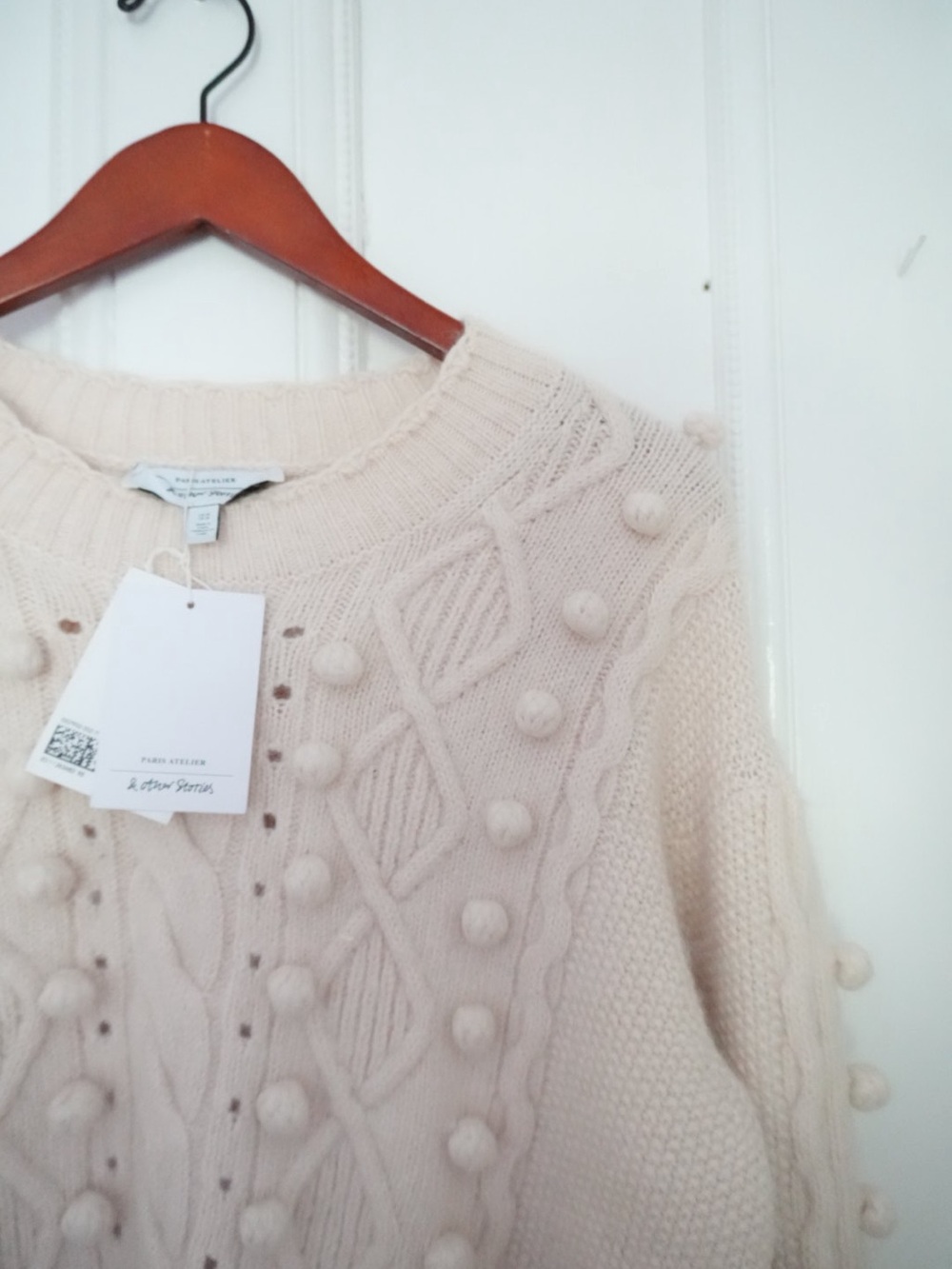 & Other Stories Cream Cable-Knit Pom-Pom Crew Sweater Size Medium - Picture 9 of 10